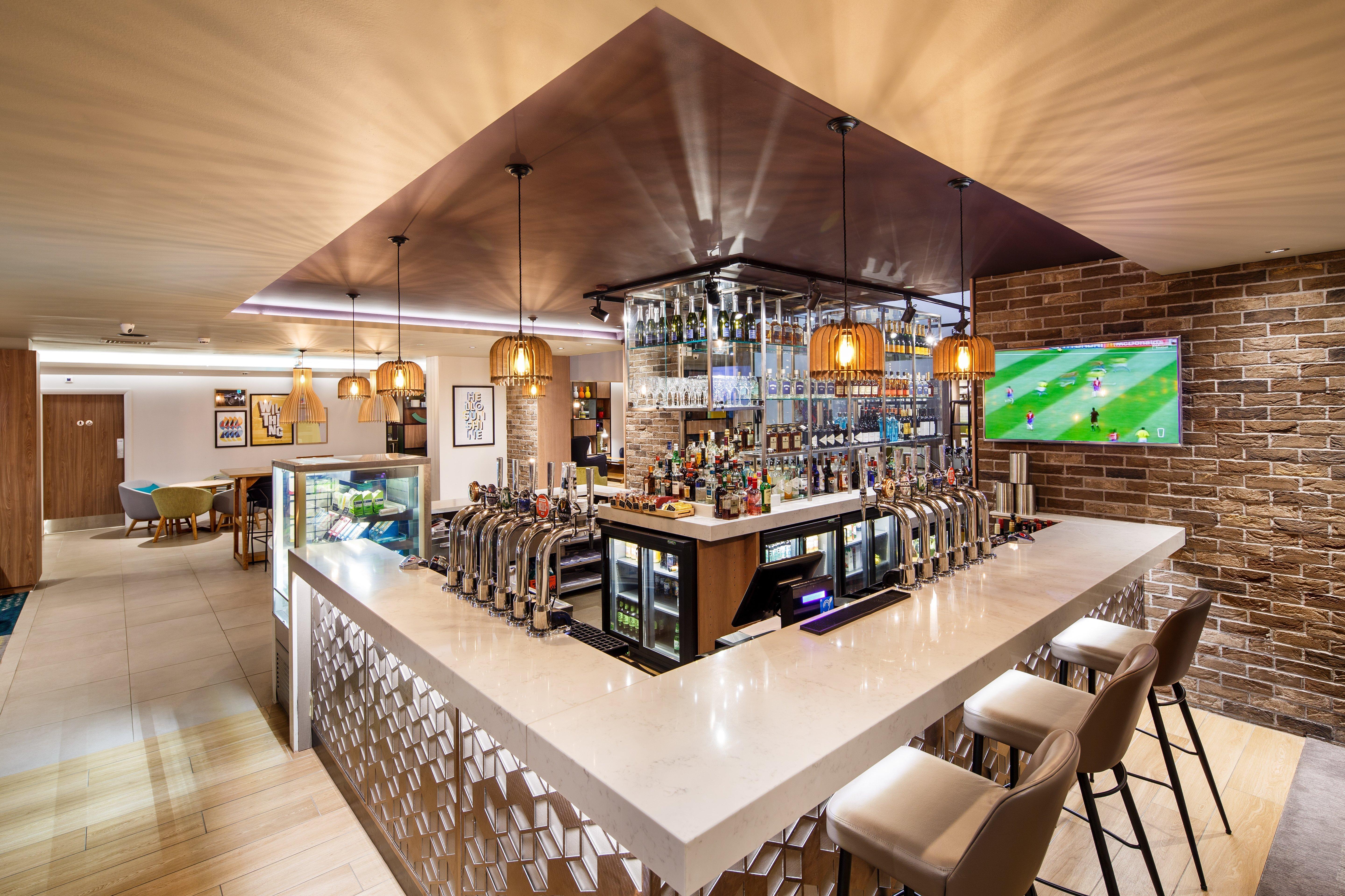 Holiday Inn Brentwood By Ihg Exterior foto