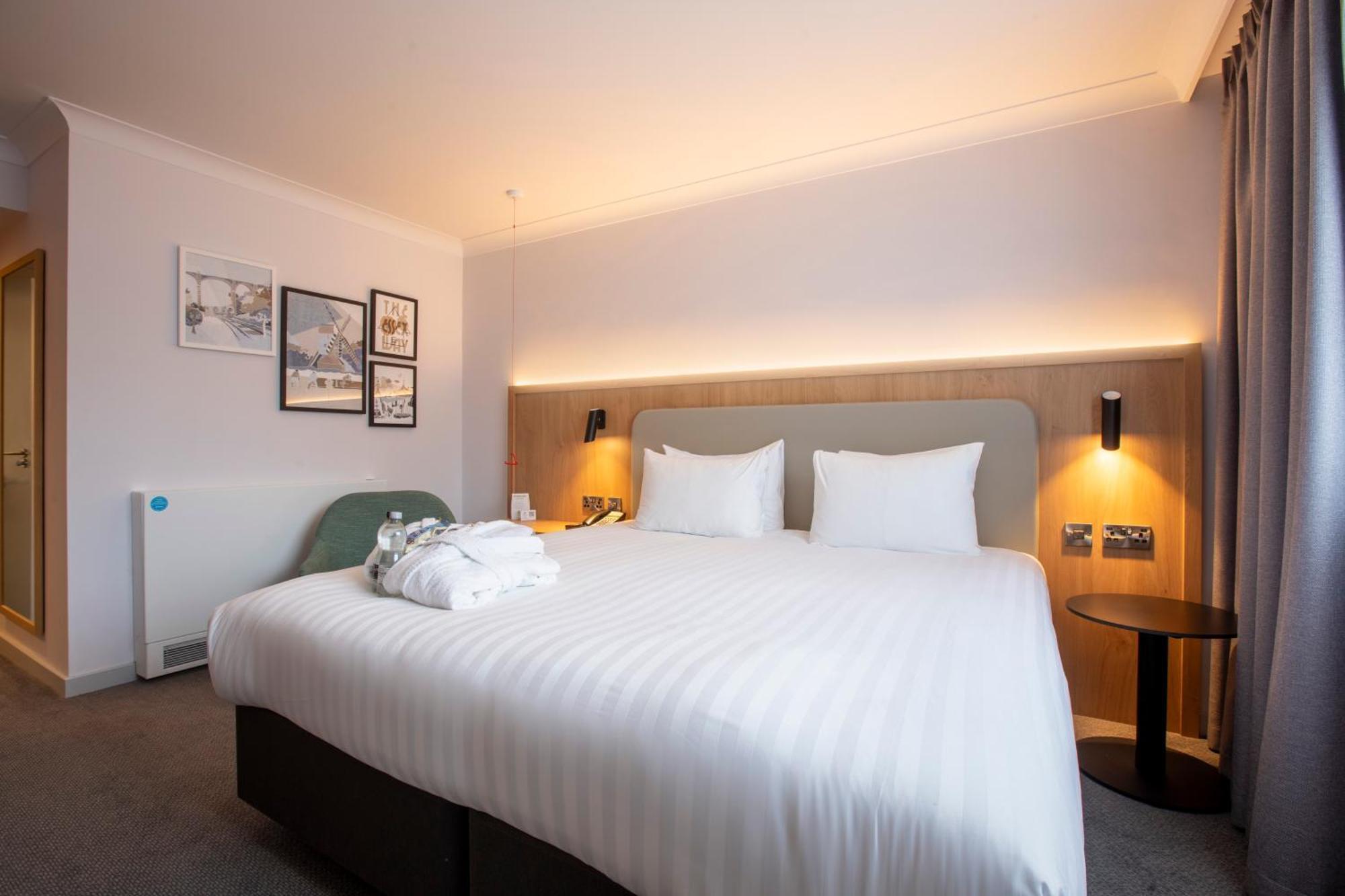 Holiday Inn Brentwood By Ihg Exterior foto