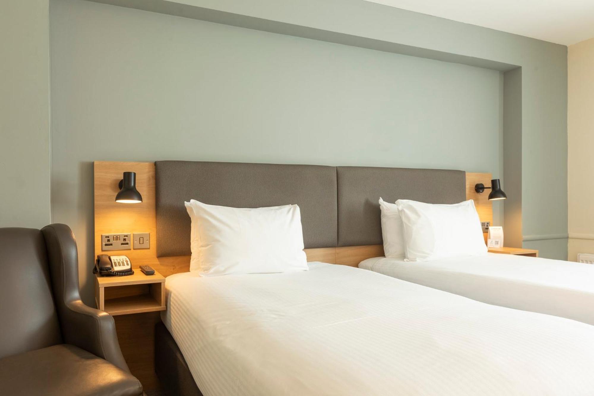 Holiday Inn Brentwood By Ihg Exterior foto