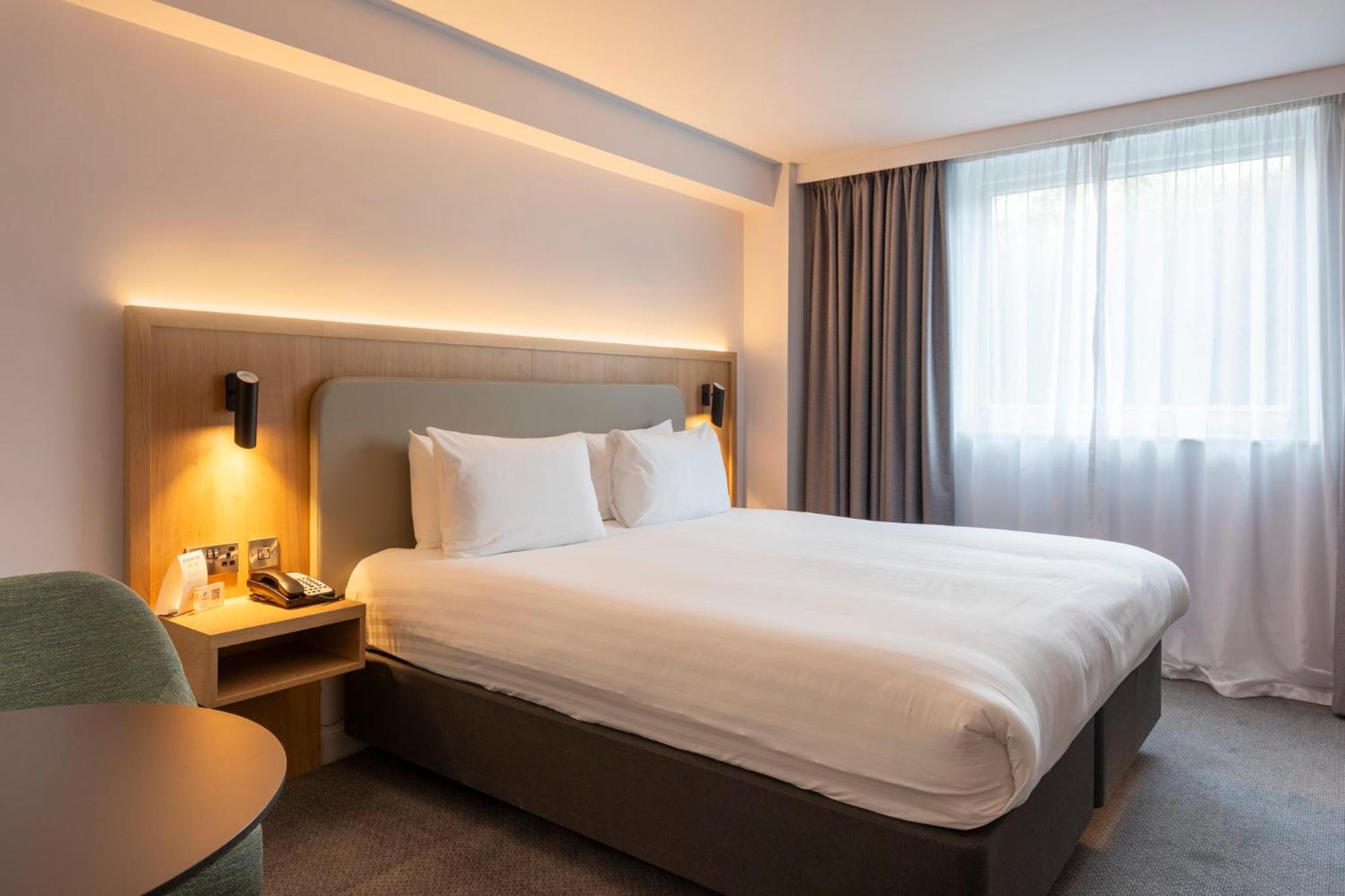 Holiday Inn Brentwood By Ihg Exterior foto