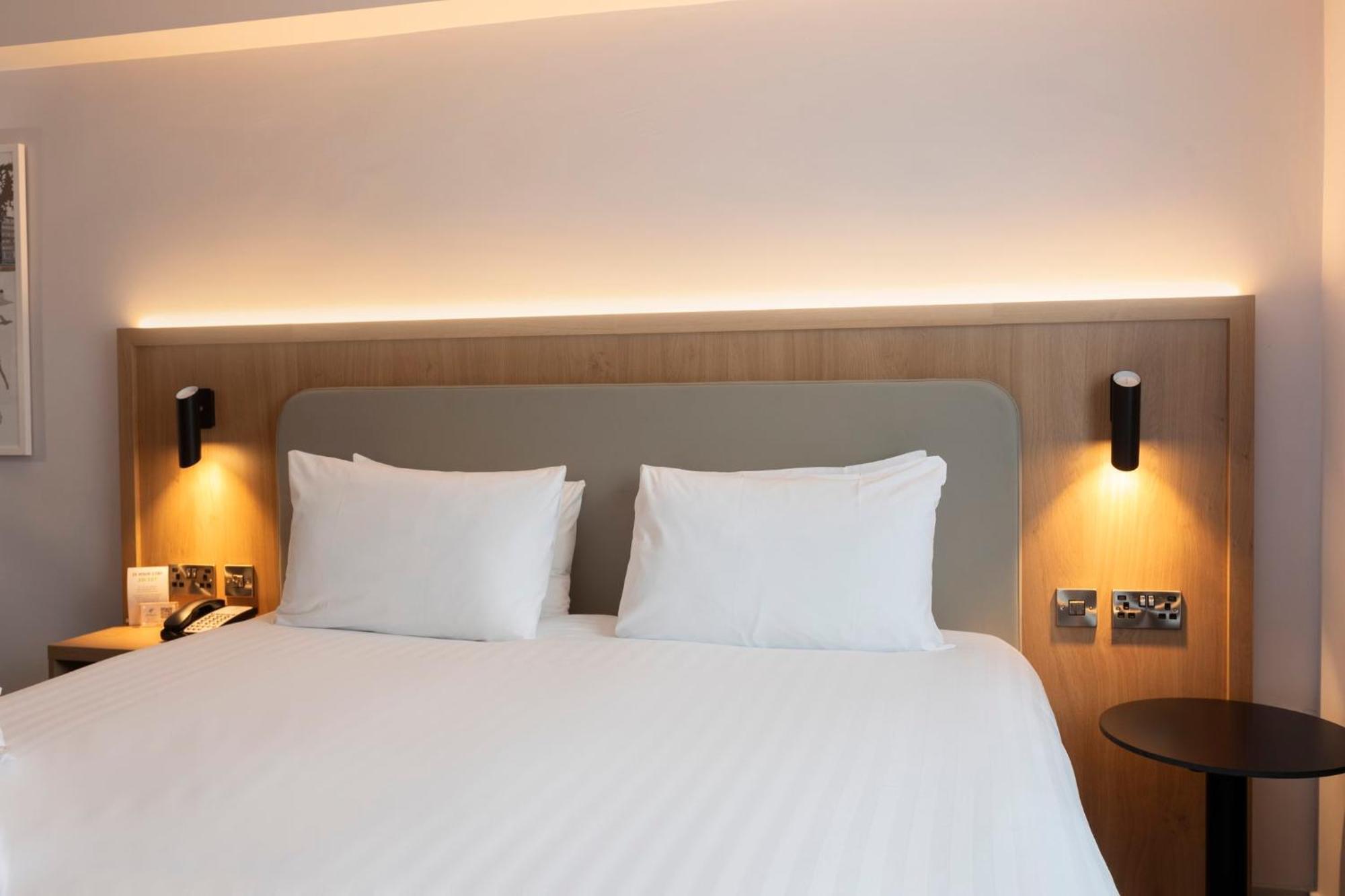 Holiday Inn Brentwood By Ihg Exterior foto
